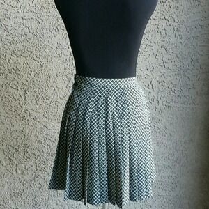 Women's Express Pleated Mini Skirt Sz 1/2 Green
